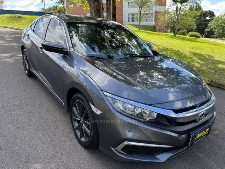 HONDA - CIVIC - 2021/2021 - Prata - R$ 125.000,00