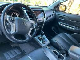 MITSUBISHI - L200 TRITON - 2021/2021 - Prata - R$ 182.000,00