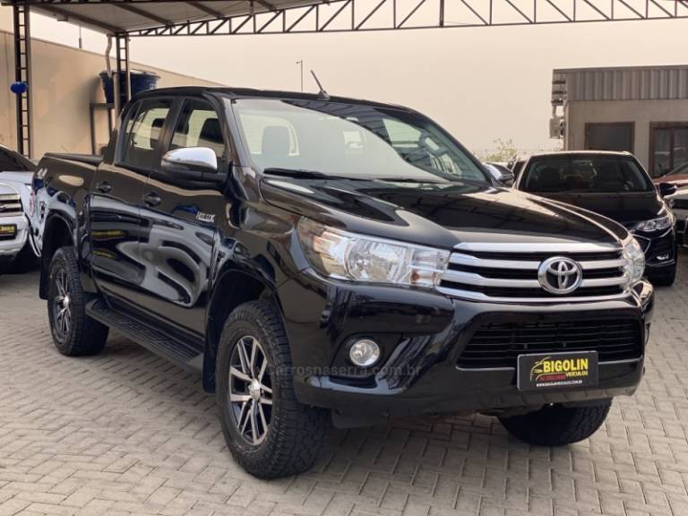 TOYOTA - HILUX - 2018/2018 - Preta - R$ 185.000,00