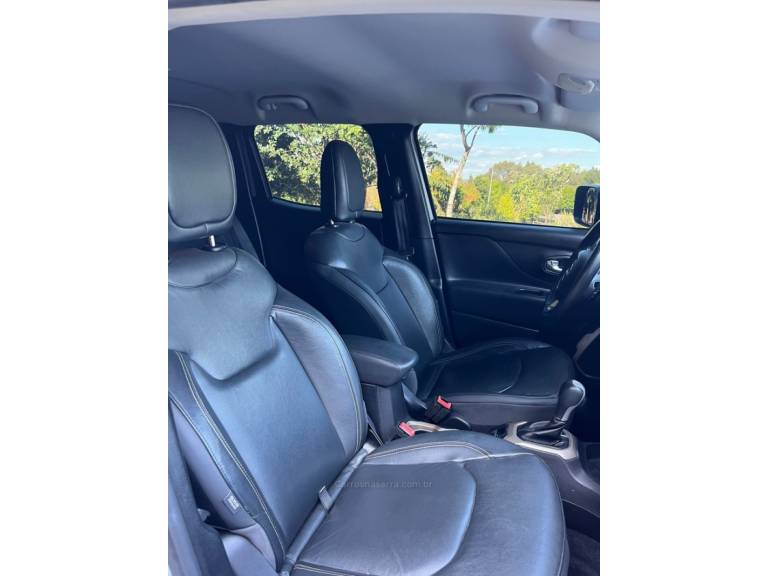 JEEP - RENEGADE - 2016/2016 - Prata - R$ 72.000,00