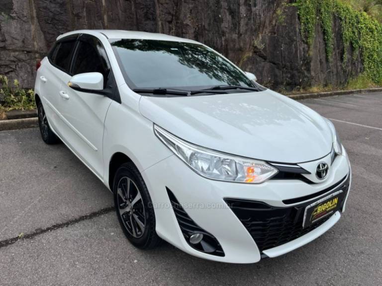 TOYOTA - YARIS - 2019/2019 - Branca - R$ 79.000,00