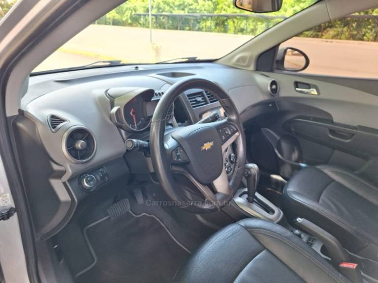CHEVROLET - SONIC - 2013/2013 - Prata - R$ 45.000,00