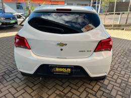CHEVROLET - ONIX - 2017/2017 - Branca - R$ 67.000,00