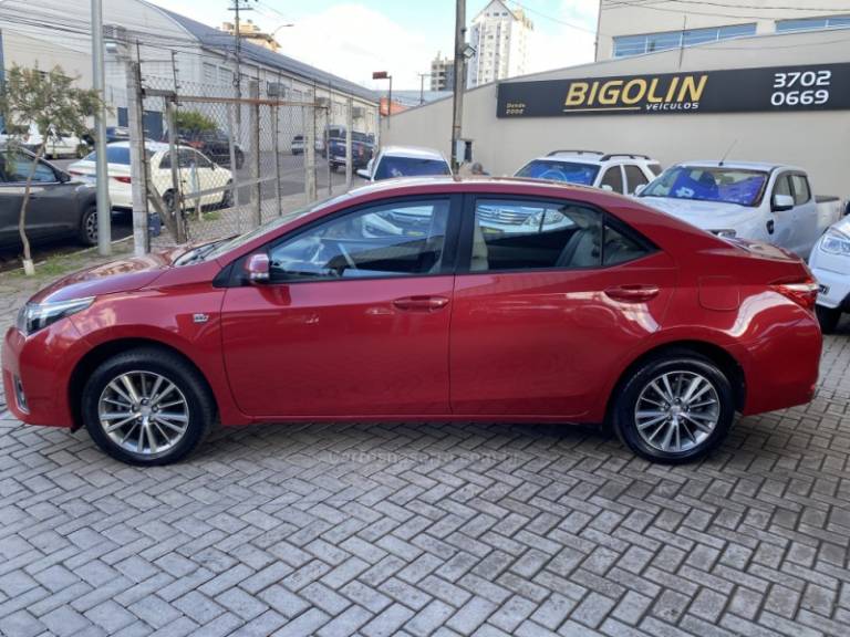 TOYOTA - COROLLA - 2015/2015 - Vermelha - R$ 88.000,00