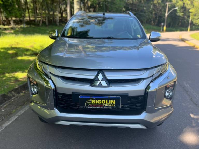 MITSUBISHI - L200 TRITON - 2022/2022 - Prata - R$ 202.000,00