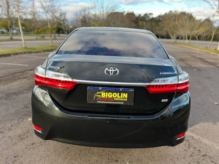 TOYOTA - COROLLA - 2018/2018 - Preta - R$ 94.000,00