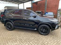 TOYOTA - HILUX SW4 - 2018/2018 - Preta - R$ 235.000,00