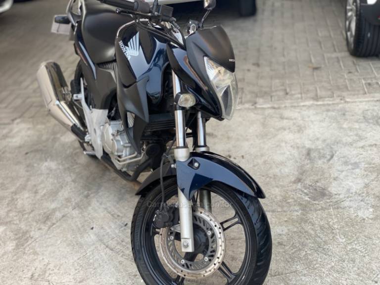 HONDA - CB 300R - 2012/2012 - Azul - R$ 12.000,00