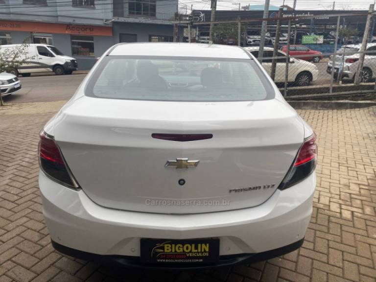 CHEVROLET - PRISMA - 2015/2015 - Branca - R$ 55.000,00