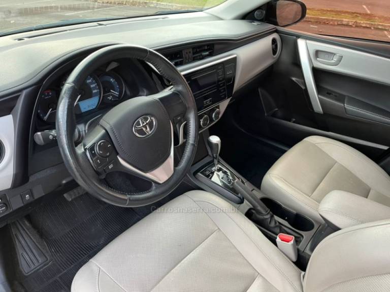 TOYOTA - COROLLA - 2018/2018 - Preta - R$ 94.000,00