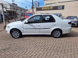 FIAT - SIENA - 2015/2015 - Branca - R$ 39.000,00