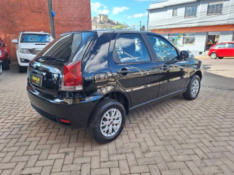 FIAT - PALIO - 2014/2014 - Preta - R$ 33.000,00