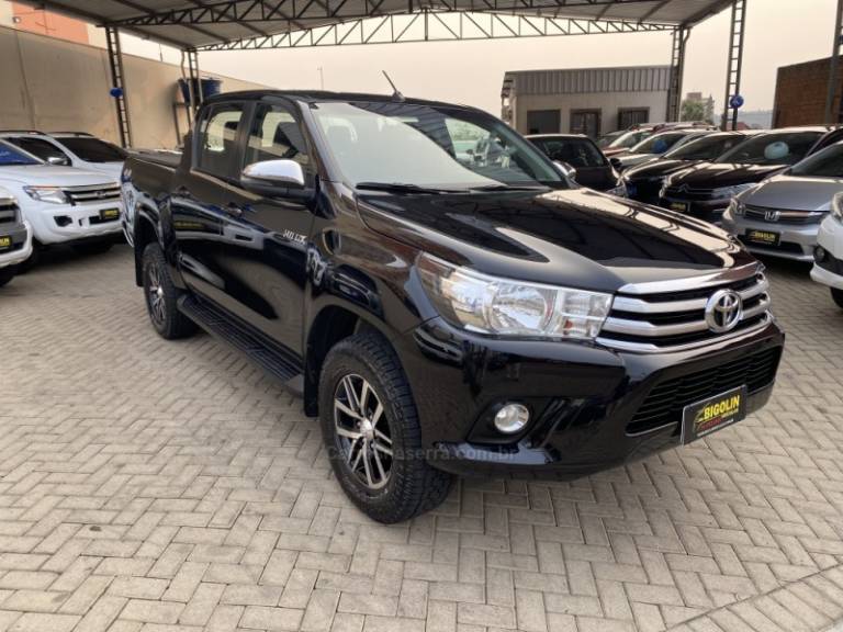 TOYOTA - HILUX - 2018/2018 - Preta - R$ 185.000,00