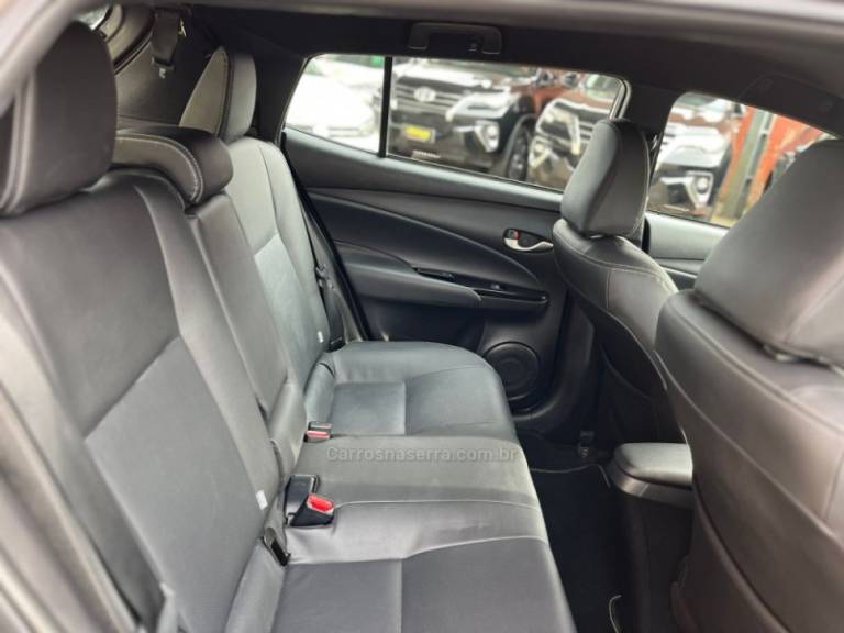TOYOTA - YARIS - 2019/2019 - Cinza - R$ 86.000,00