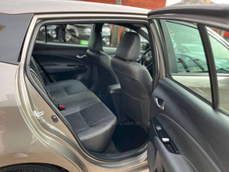 TOYOTA - YARIS - 2019/2019 - Cinza - R$ 86.000,00