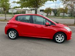 PEUGEOT - 208 - 2015/2015 - Vermelha - R$ 43.000,00