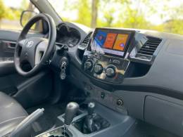 TOYOTA - HILUX - 2013/2013 - Branca - R$ 117.000,00