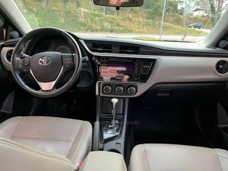 TOYOTA - COROLLA - 2018/2018 - Preta - R$ 94.000,00