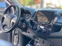 TOYOTA - HILUX - 2013/2013 - Branca - R$ 129.000,00