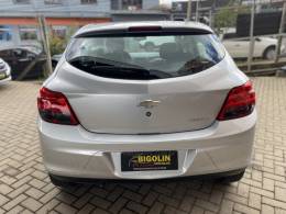 CHEVROLET - ONIX - 2013/2013 - Prata - R$ 46.000,00