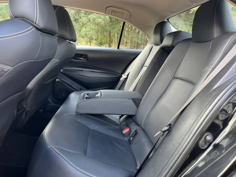 TOYOTA - COROLLA - 2021/2021 - Preta - R$ 125.000,00
