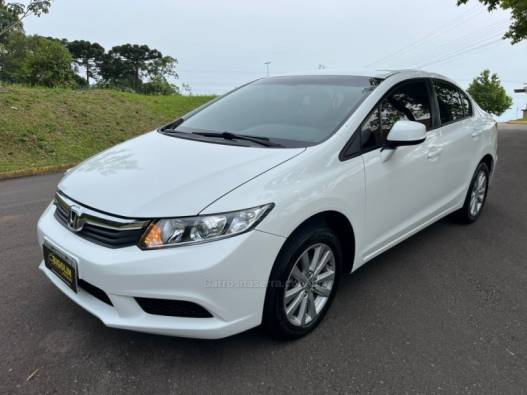 HONDA - CIVIC - 2016/2016 - Branca - R$ 78.000,00
