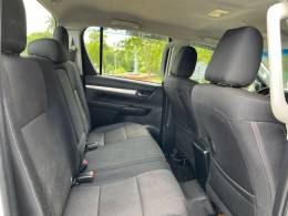 TOYOTA - HILUX - 2017/2017 - Branca - R$ 175.000,00