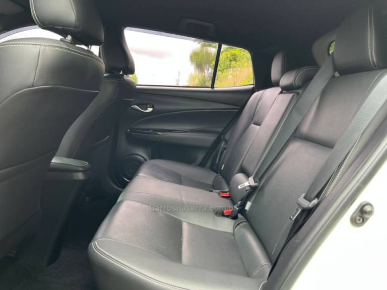 TOYOTA - YARIS - 2019/2019 - Branca - R$ 79.000,00