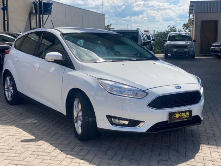 FORD - FOCUS - 2018/2018 - Branca - R$ 78.000,00