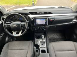 TOYOTA - HILUX - 2017/2017 - Branca - R$ 175.000,00