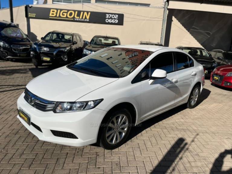 HONDA - CIVIC - 2016/2016 - Branca - R$ 79.000,00