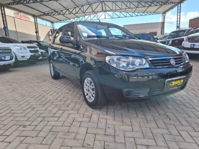 FIAT - PALIO - 2014/2014 - Preta - R$ 33.000,00