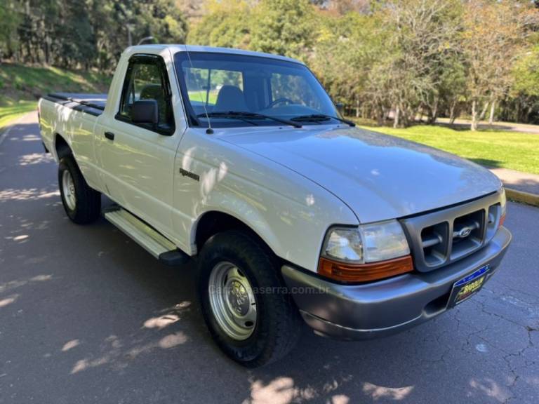 FORD - RANGER - 2000/2000 - Branca - R$ 65.000,00