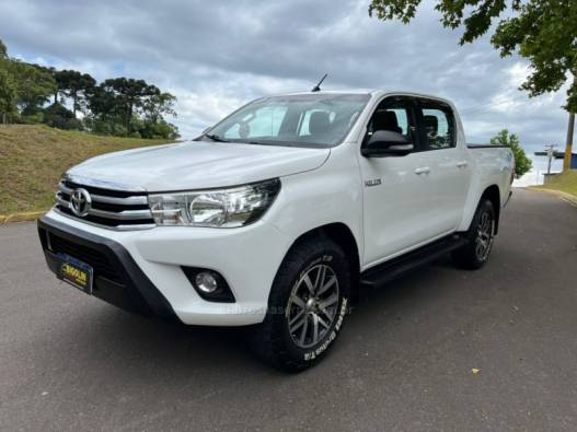 TOYOTA - HILUX - 2017/2017 - Branca - R$ 175.000,00