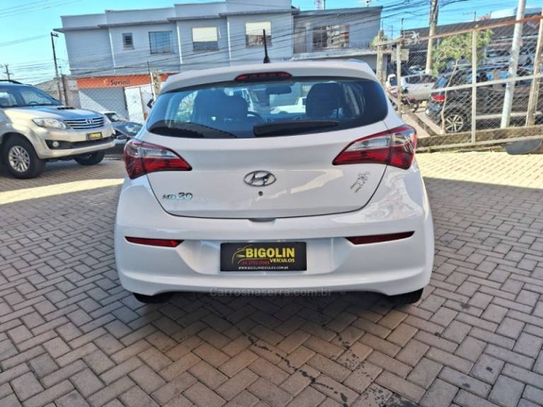 HYUNDAI - HB20 - 2017/2017 - Branca - R$ 50.000,00