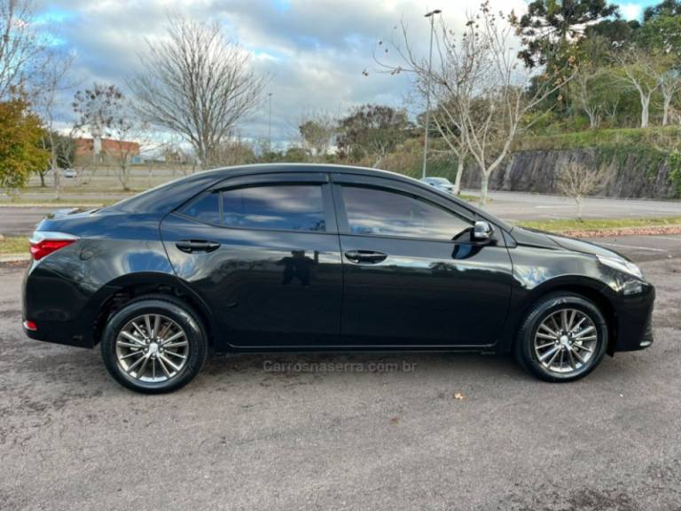 TOYOTA - COROLLA - 2018/2018 - Preta - R$ 94.000,00