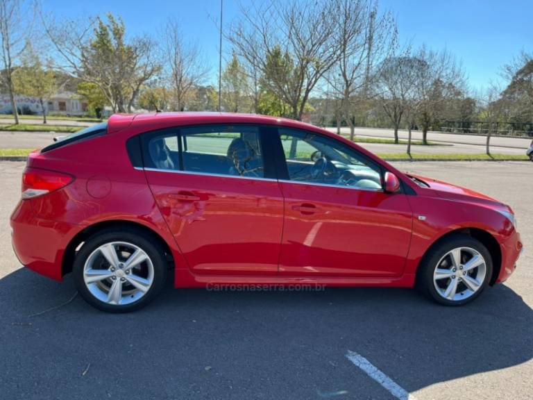 CHEVROLET - CRUZE - 2015/2015 - Vermelha - R$ 68.000,00