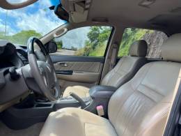 TOYOTA - HILUX SW4 - 2013/2013 - Preta - R$ 139.000,00