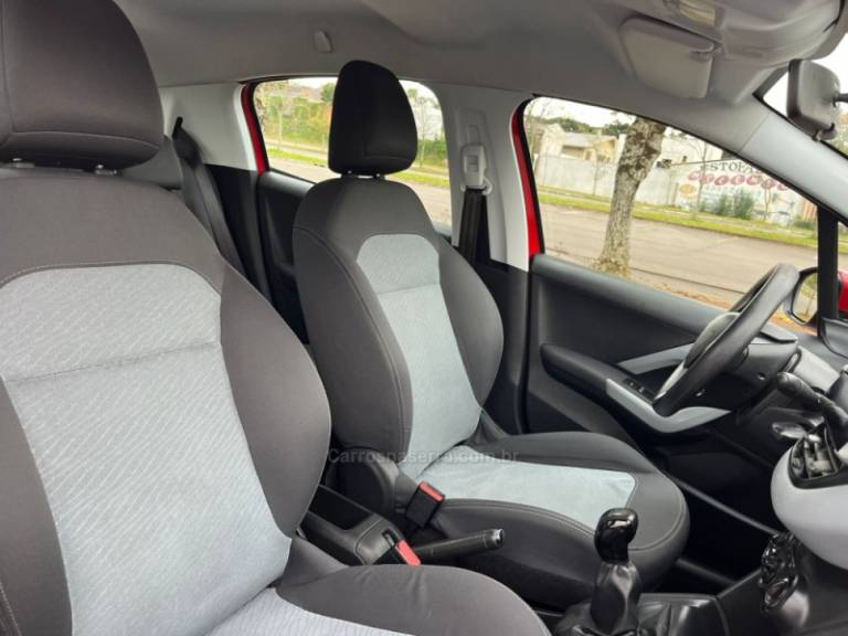 PEUGEOT - 208 - 2015/2015 - Vermelha - R$ 43.000,00