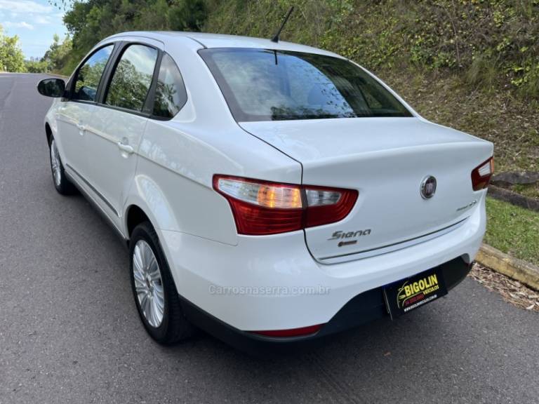 FIAT - GRAND SIENA - 2015/2015 - Branca - R$ 44.000,00