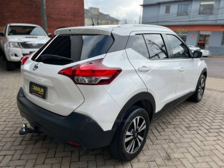 NISSAN - KICKS - 2019/2019 - Branca - R$ 85.000,00