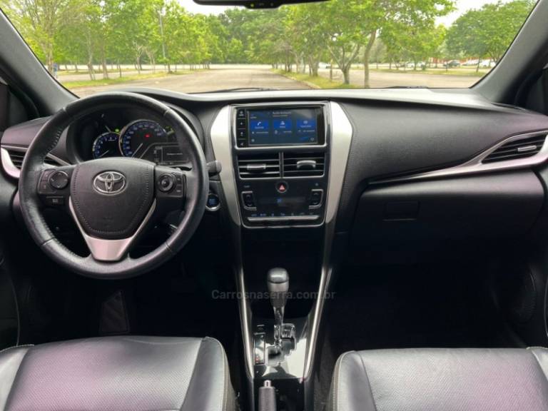 TOYOTA - YARIS - 2019/2019 - Branca - R$ 79.000,00