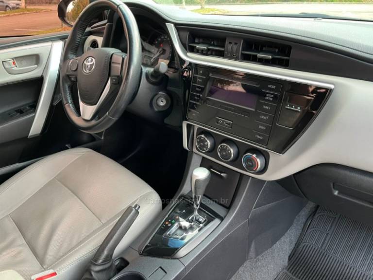 TOYOTA - COROLLA - 2018/2018 - Preta - R$ 94.000,00