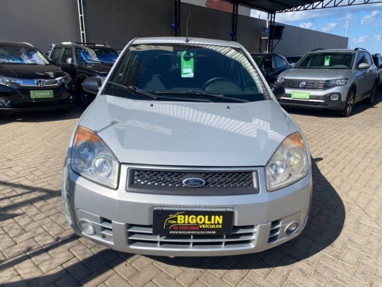 FORD - FIESTA - 2009/2009 - Prata - R$ 26.000,00