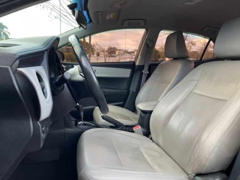 TOYOTA - COROLLA - 2018/2018 - Preta - R$ 94.000,00