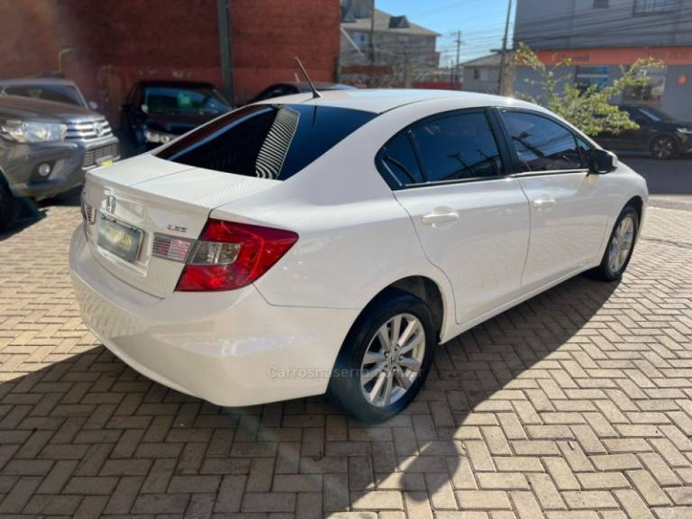 HONDA - CIVIC - 2016/2016 - Branca - R$ 79.000,00