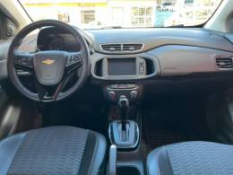 CHEVROLET - ONIX - 2017/2017 - Branca - R$ 67.000,00