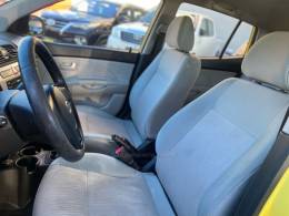 KIA MOTORS - PICANTO - 2011/2011 - Amarela - R$ 30.000,00
