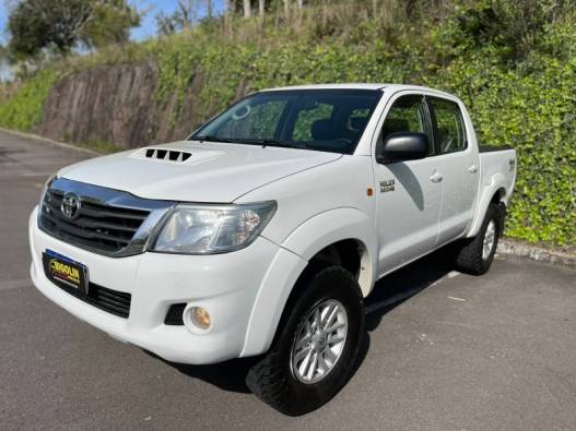 TOYOTA - HILUX - 2013/2013 - Branca - R$ 129.000,00