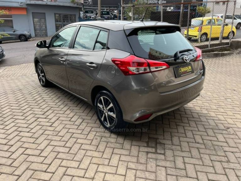 TOYOTA - YARIS - 2019/2019 - Cinza - R$ 86.000,00